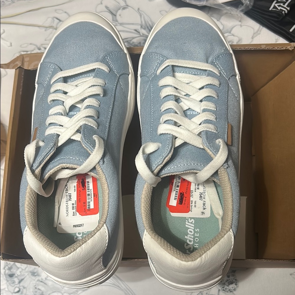 Dr. Scholl's Blue and White Sneakers Retro Comfort